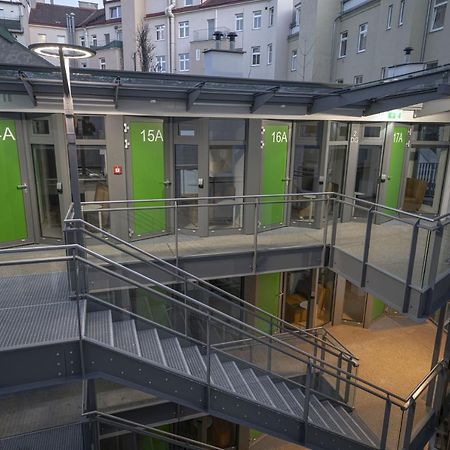 Smart Nano Living - Wien Hauptbahnhof - Self Check-In Экстерьер фото