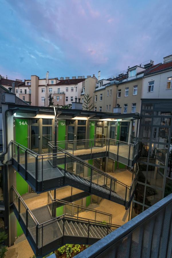 Smart Nano Living - Wien Hauptbahnhof - Self Check-In Экстерьер фото
